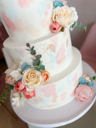 Tarta de boda matices de pintura y flores
