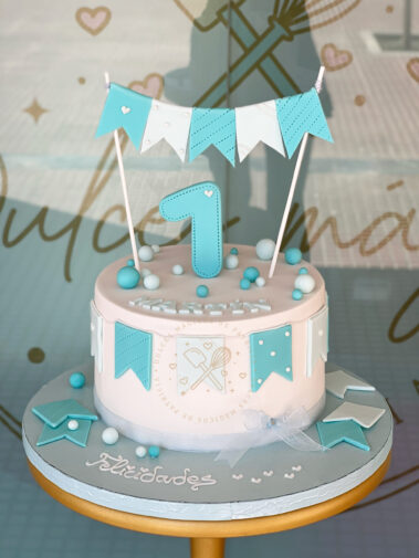 Tarta 1 añito banderines azules