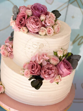 Tarta boda con flor natural