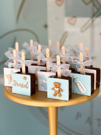 Brownie decorado bautizo