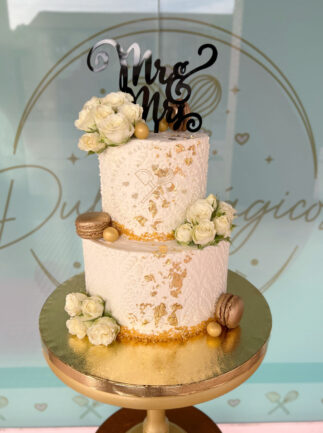 Tarta boda con flor natural