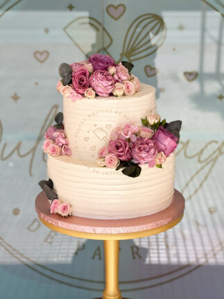 Tarta boda con flor natural