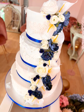 Tarta boda con tonos azules