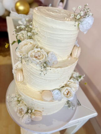 Tarta boda decorada en crema