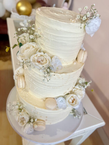 Tarta boda decorada en crema