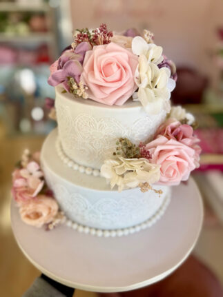tarta-de-boda-encaje-floral