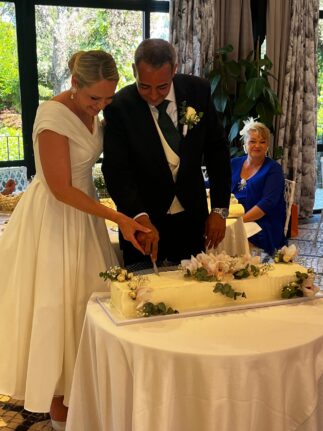 corte-tarta-boda-alargada