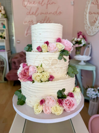 tarta-boda-madrid-blanca-floral-alcala