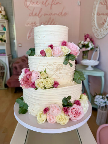 tarta-boda-madrid-blanca-floral-alcala