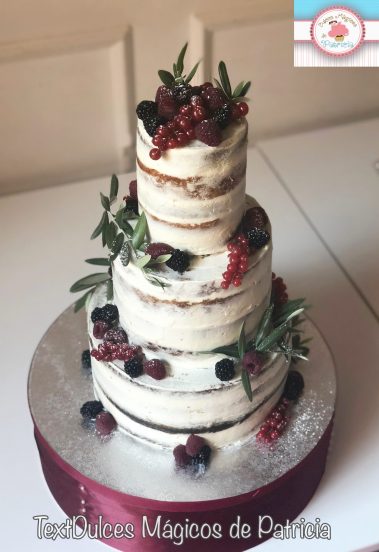 naked cake boda frutos rojos