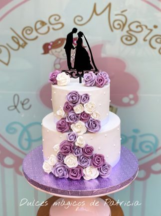 tarta boda cascada flores