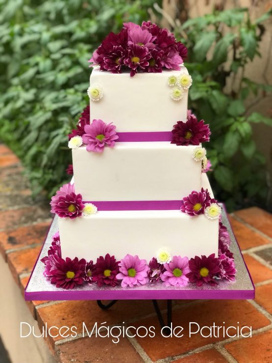 tarta boda cuadrada alcalá flores