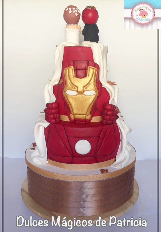 tarta boda marvel