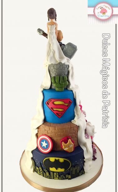 tarta boda marvel