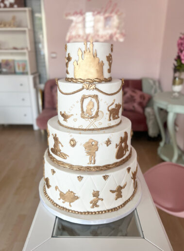 Tarta decorada Boda siluetas de Disney en color oro