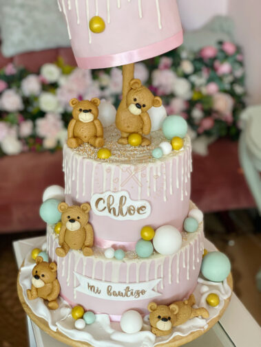 Tarta con estructura bautizo Chloe