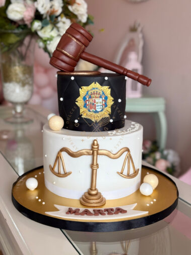 Tarta graduación jueza