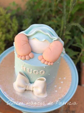 tarta baby shower bebé pies