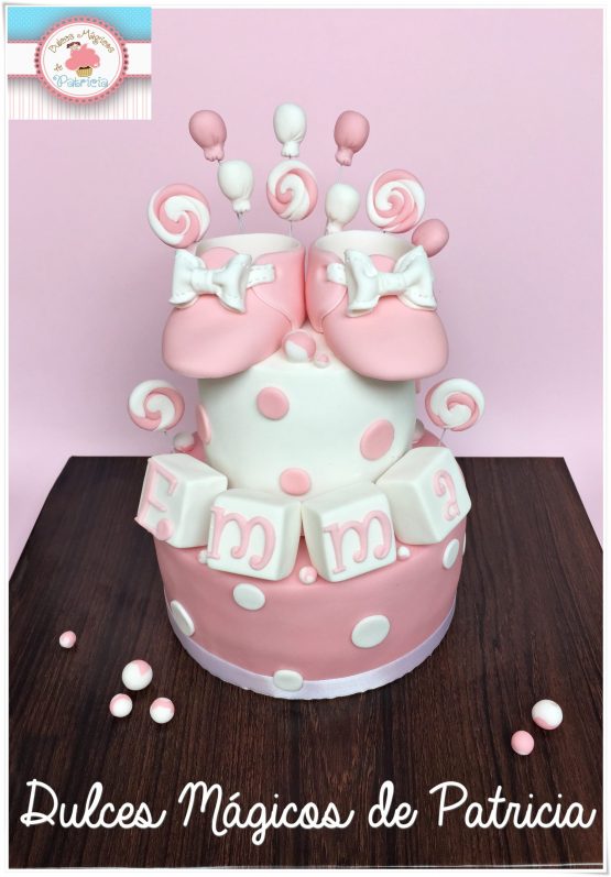 tarta bautizo patucos rosas alcalá