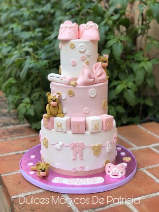 tarta bautizo rosa bebé patucos osito