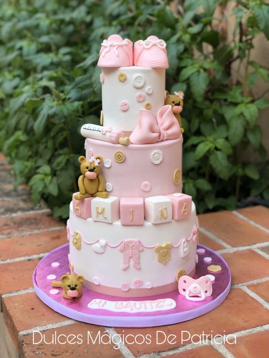 tarta bautizo rosa bebé patucos osito
