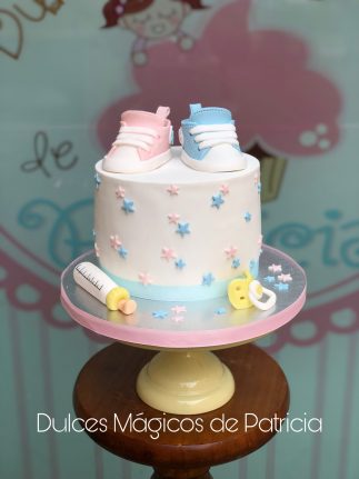 tarta bebé zapatillas converse