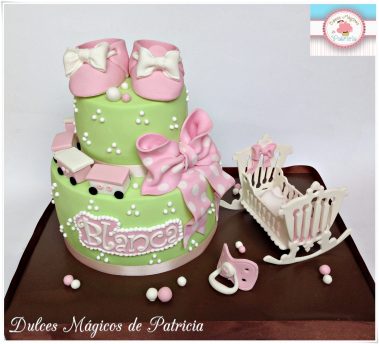 tarta cuna bautizo bebé