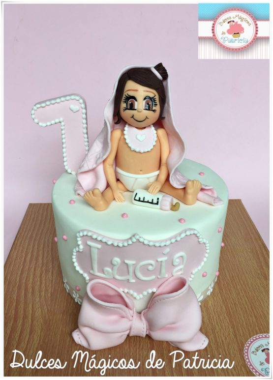 Tarta decorada bebé modelado
