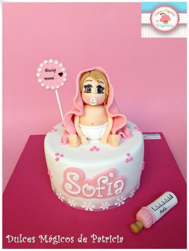 Tarta decorada bebé modelado