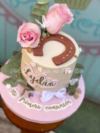 Tarta decorada comunión herradura de caballos