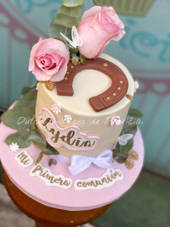 Tarta decorada comunión herradura de caballos