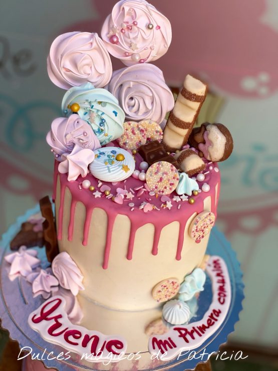 Drip cake comunión alcala rosa piruletas