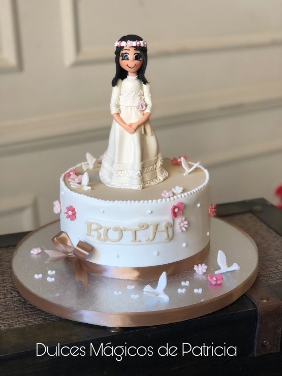 Tarta niña comunión madrid niña