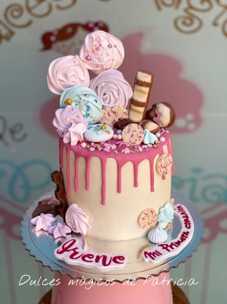 Drip cake comunión alcala rosa piruletas