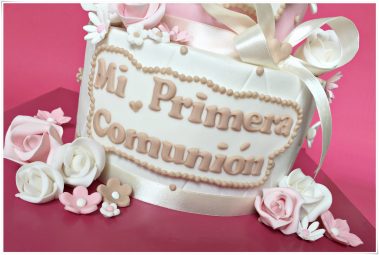 tarta comunión blanco rosas niña alcalá