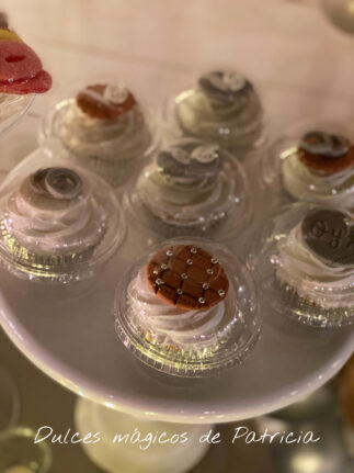 Candy bar mesa dulce boda tonos blanco y plata