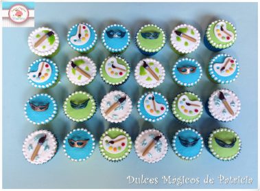 Cupcakes decorados pintura y máscaras
