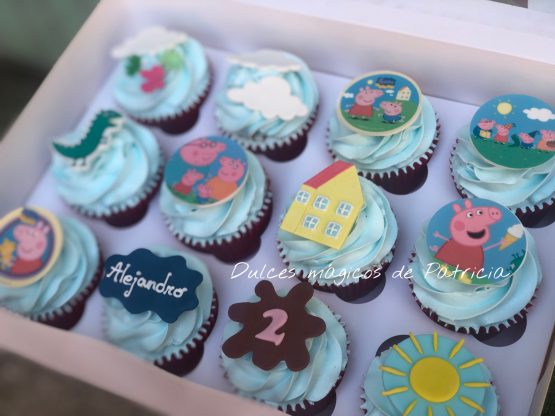Cupcakes decorados temática Peppa pig