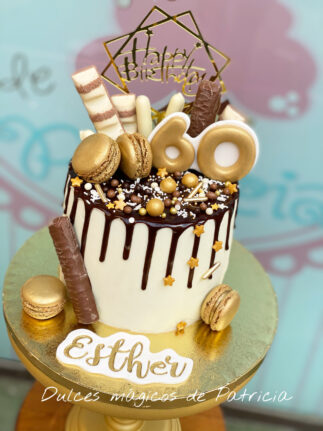 Tarta decorada Madrid Drip cake chocolate-oro
