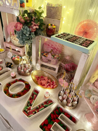 Mesa dulce boda A&J con letras love