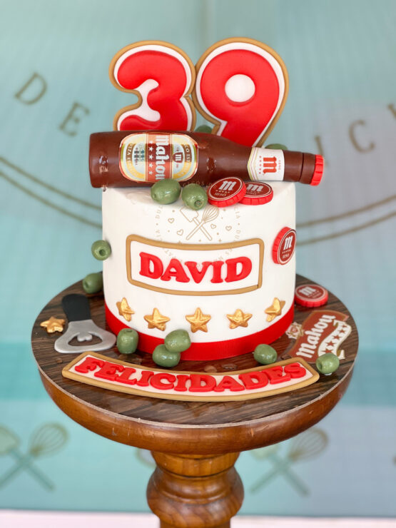 Tarta decorada botellín de mahou