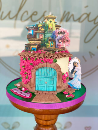 Tarta decorada encanto disney
