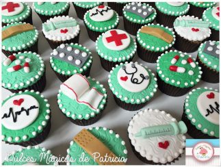 Cupcakes decorados temática médicos