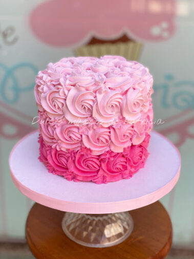 Tarta rosetones color rosa