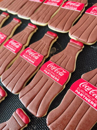 Galletas corporativas coca-cola con forma de botella