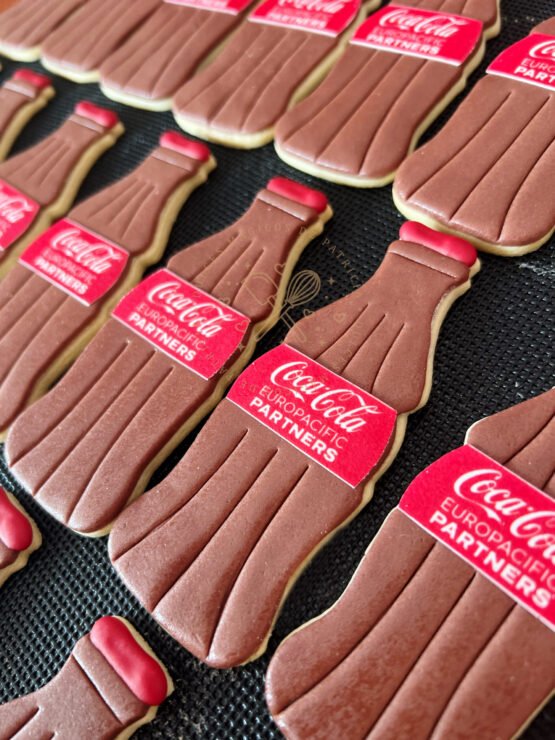 Galletas corporativas coca-cola con forma de botella