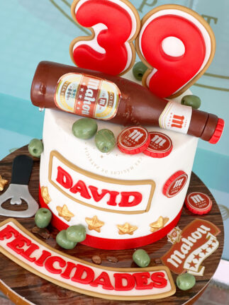 Tarta decorada botellín de mahou