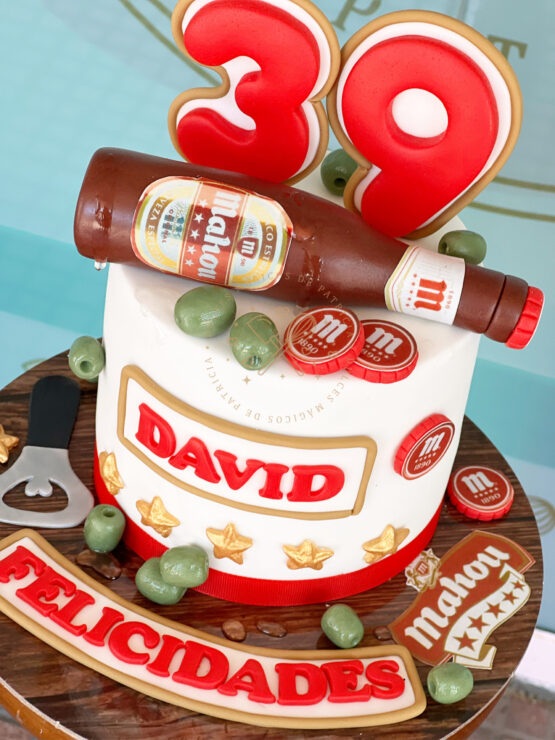 Tarta decorada botellín de mahou