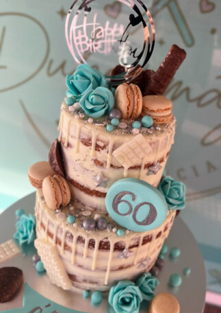 Tarta dripcake 60 años