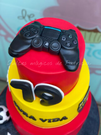 Tarta decorada mando playstation futbol